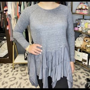 Easel Ruffled bottom long sleeve